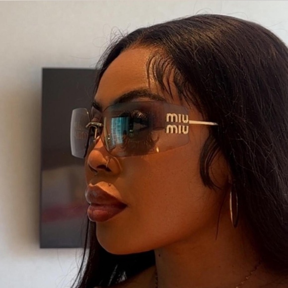 Miu Miu Logo Plaque glasses - Picture 2 of 5